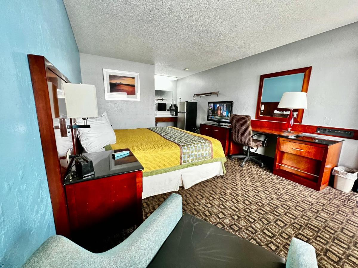 Lakes Inn Warsaw Εξωτερικό φωτογραφία