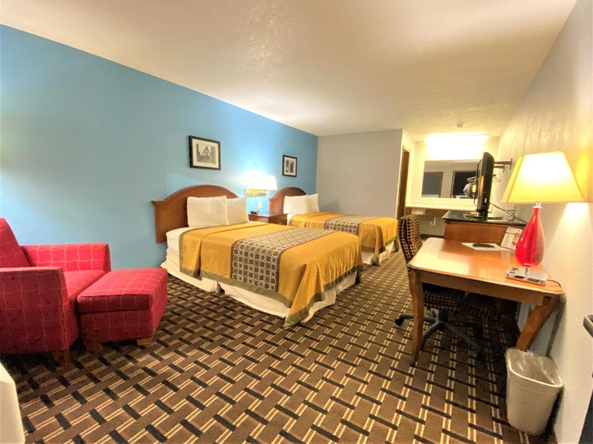 Lakes Inn Warsaw Εξωτερικό φωτογραφία