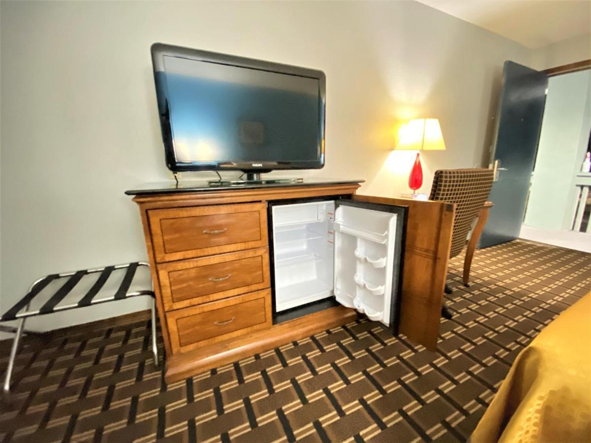 Lakes Inn Warsaw Εξωτερικό φωτογραφία