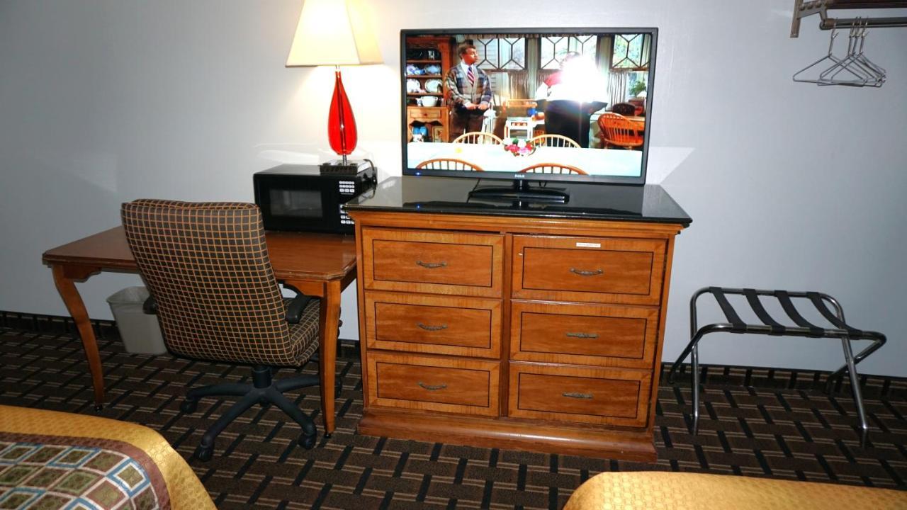 Lakes Inn Warsaw Εξωτερικό φωτογραφία