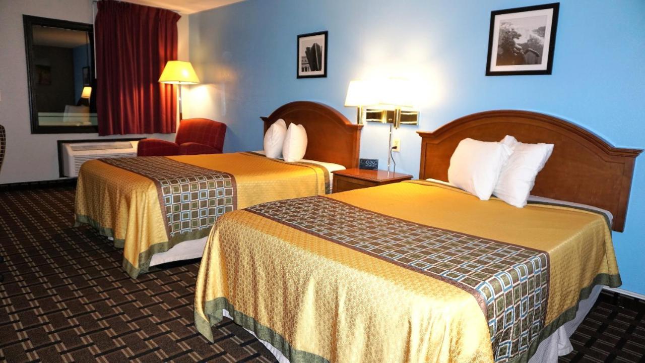 Lakes Inn Warsaw Εξωτερικό φωτογραφία