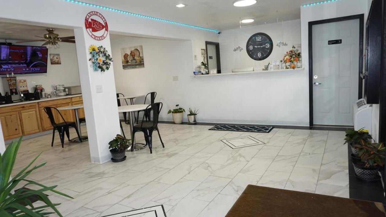 Lakes Inn Warsaw Εξωτερικό φωτογραφία