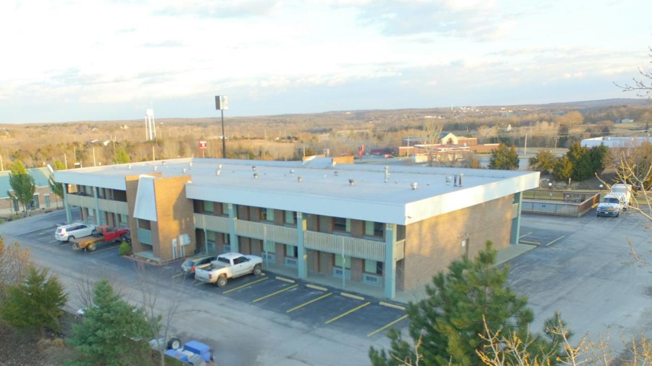Lakes Inn Warsaw Εξωτερικό φωτογραφία