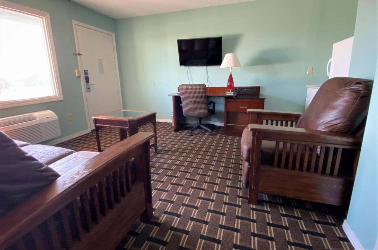Lakes Inn Warsaw Εξωτερικό φωτογραφία