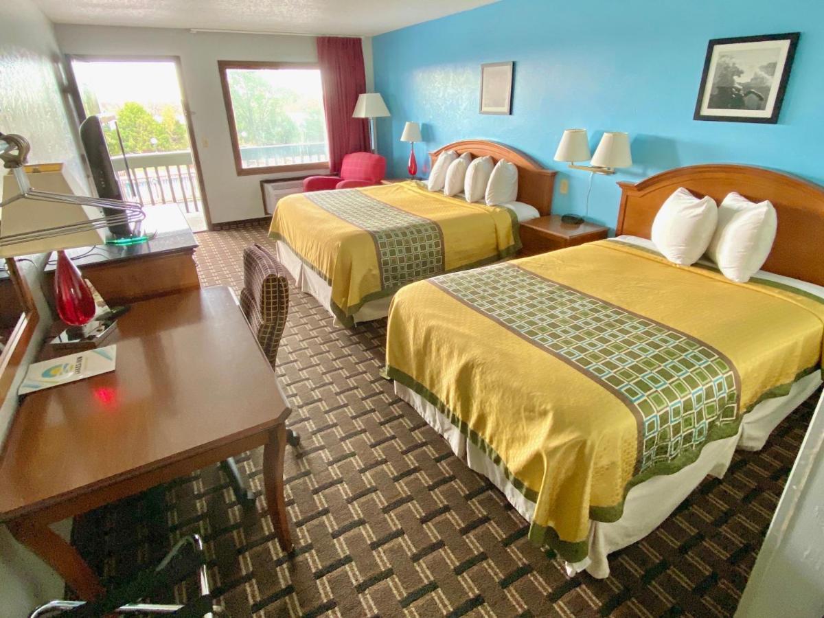 Lakes Inn Warsaw Εξωτερικό φωτογραφία