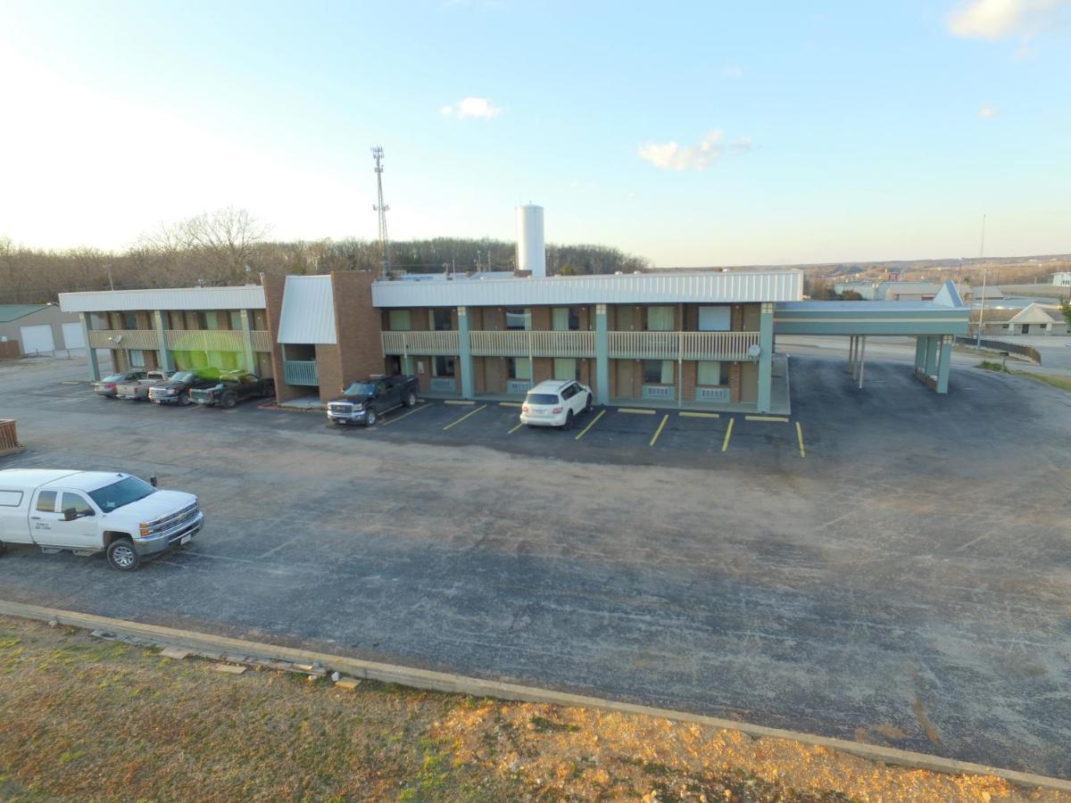 Lakes Inn Warsaw Εξωτερικό φωτογραφία