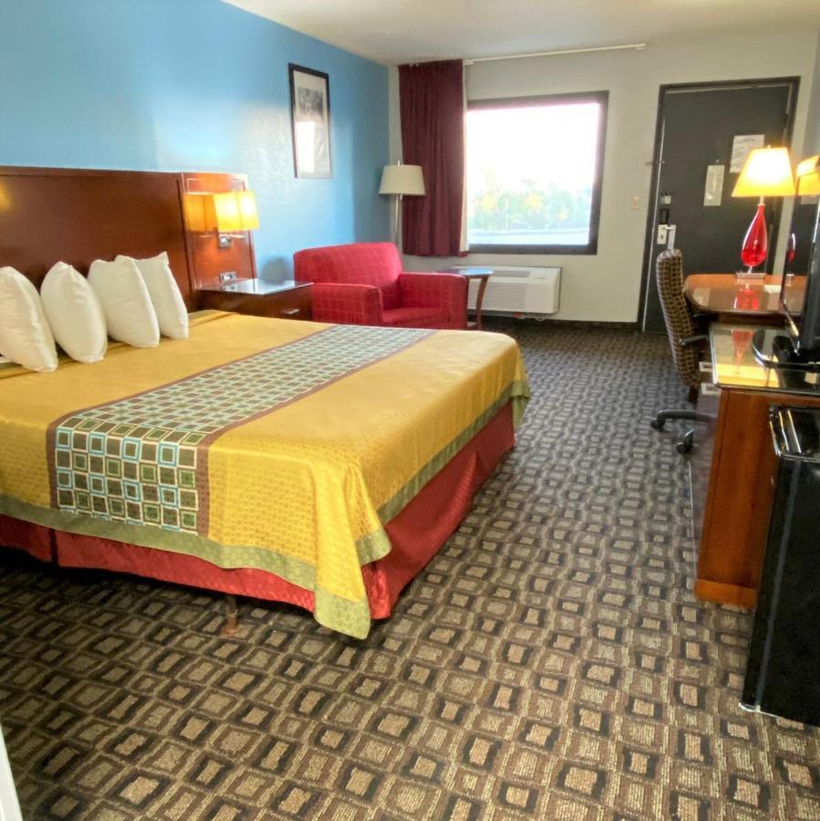 Lakes Inn Warsaw Εξωτερικό φωτογραφία