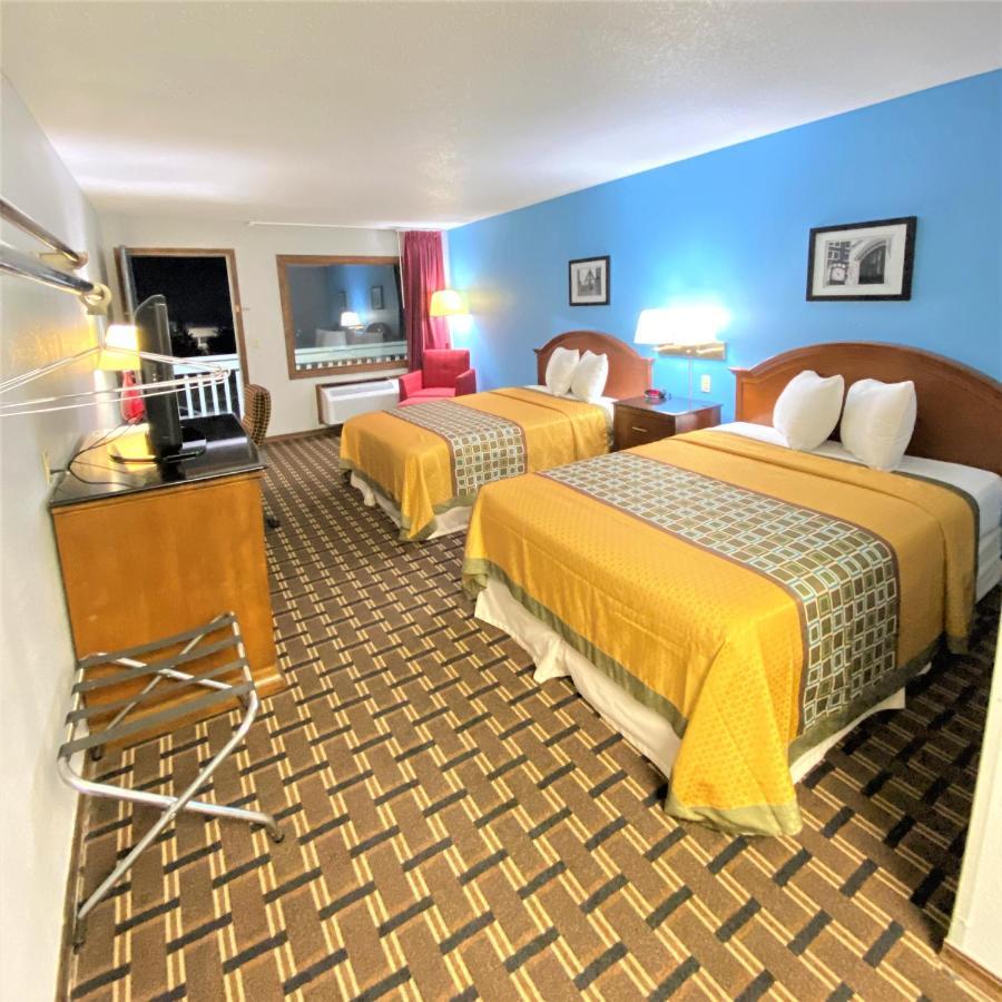 Lakes Inn Warsaw Εξωτερικό φωτογραφία